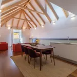 King Bed Suite, Loft With 3wc, Ac & Self-check-in. Апартаменти *