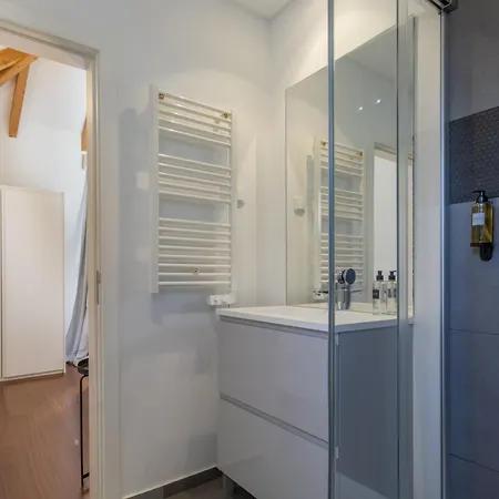 King Bed Suite, Loft With 3wc, Ac & Self-check-in. Lisboa
