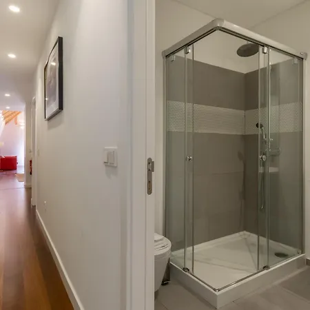 King Bed Suite, Loft With 3wc, Ac & Self-check-in.