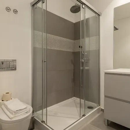 King Bed Suite, Loft With 3wc, Ac & Self-check-in. *