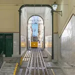 King Bed Suite, Loft With 3wc, Ac & Self-check-in. Lejlighed Lisboa