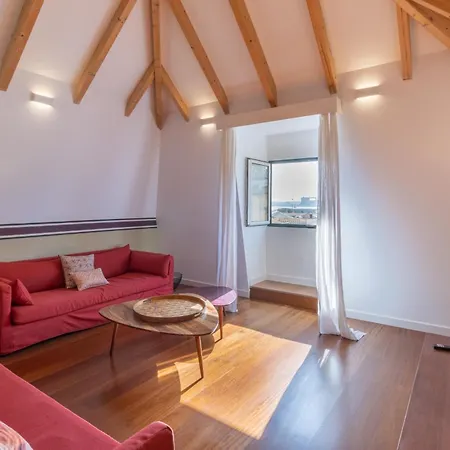 Lejlighed King Bed Suite, Loft With 3wc, Ac & Self-check-in. Lisboa