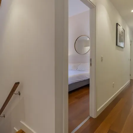 King Bed Suite, Loft With 3wc, Ac & Self-check-in. Lejlighed Lisboa
