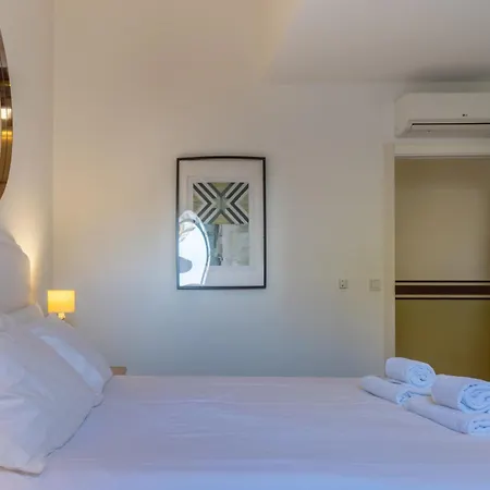 Lejlighed King Bed Suite, Loft With 3wc, Ac & Self-check-in. Lisboa